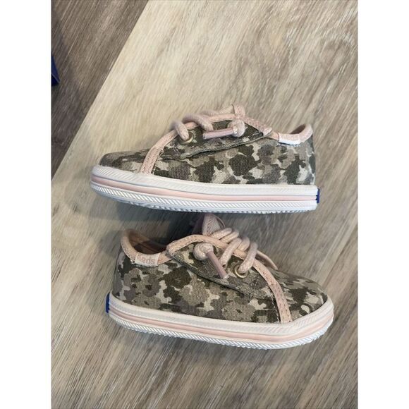 Keds Kickstart Crib Camo and Pink Baby Sneakers Size 2M Kl165420 - Picture 1 of 6